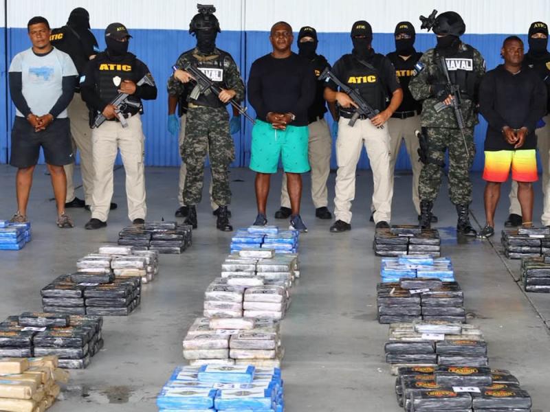 899 kilos y L170 millones: así fue el decomiso que dejó cinco detenidos en La Mosquitia