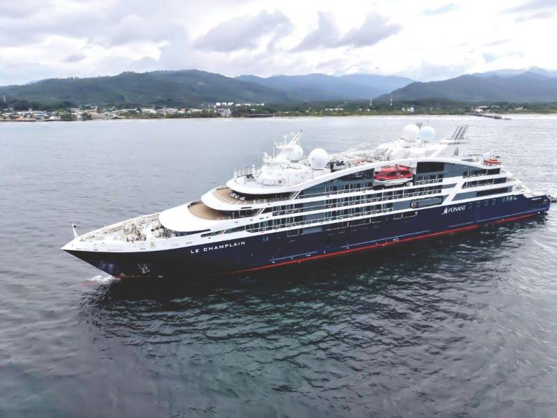 A bordo del crucero Le Champlain, de la compañía Ponant, llegan a las costas de Tela, turistas de Europa y de Estados Unidos que visitan el Jardín Botánico Lancetilla y las playas caribeñas.