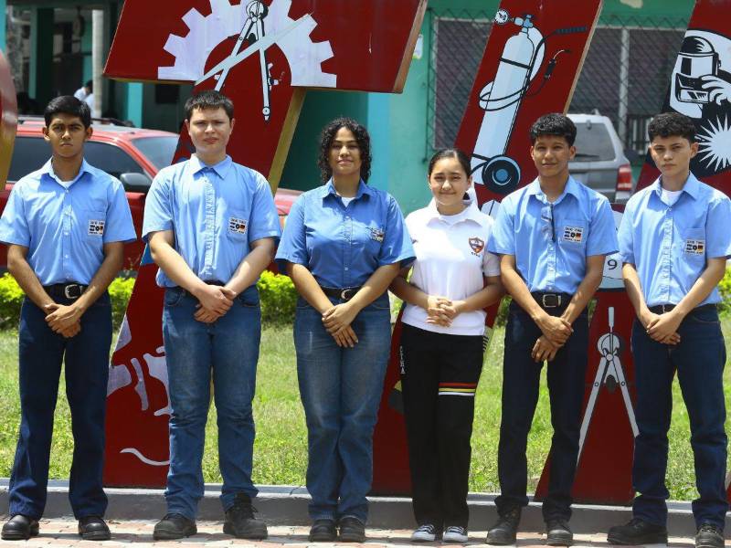 Seis colegiales son los que lideran los primeros lugares de la excelencia académica en el reconocido Centro Técnico Hondureño Alemán (CTHA), y quien cuenta con una matrícula de más de 1,300 estudiantes.