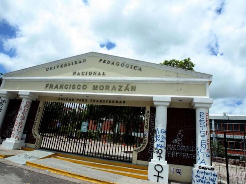 Acceso a la UPNFM en Tegucigalpa.