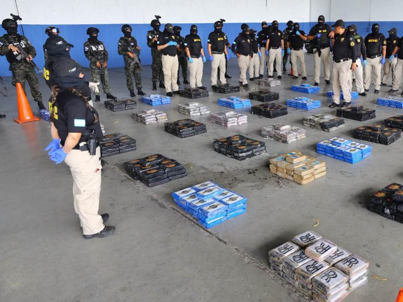 899 kilos y L170 millones: así fue el decomiso que dejó cinco detenidos en La Mosquitia