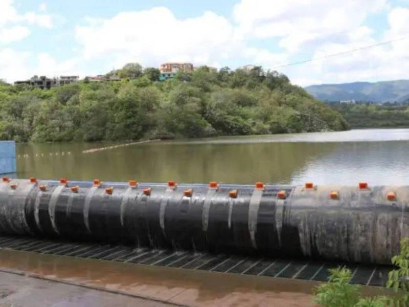 La ubicación de la represa Los Laureles permite el abastecimiento de agua potable a sectores densamente poblados de Comayagüela.