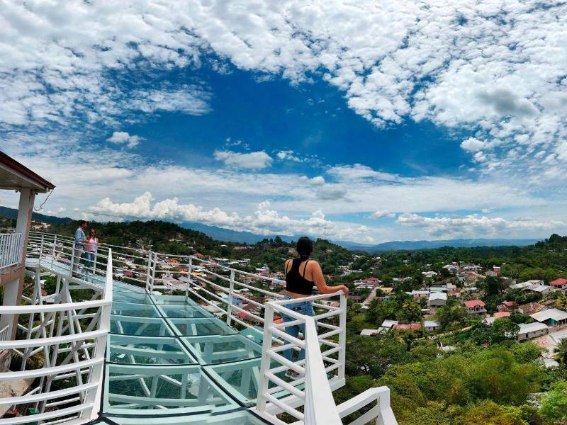 Con el mirador de cristal buscan resaltar las hermosas vistas que ofrece San Nicolás, Copán.