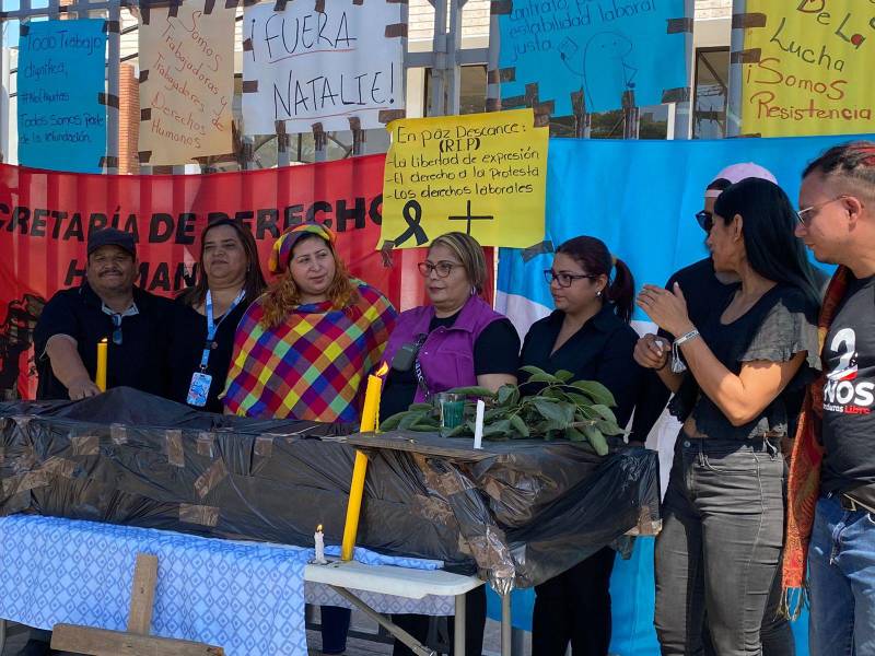 Los empleados protestaron con simbolismos.