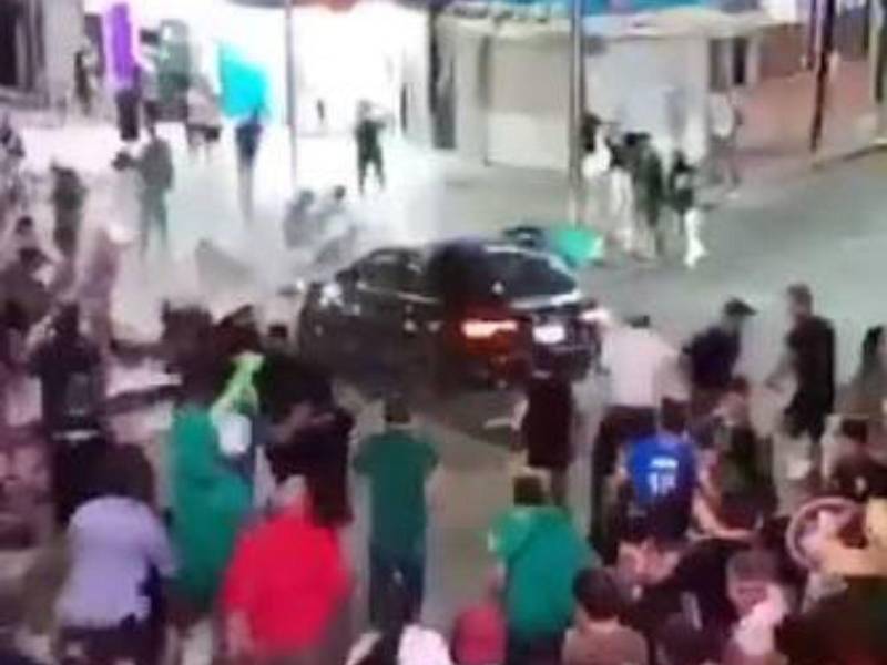 Conductor que atropelló a multitud en Los Cabos durante festejo del Mundial murió este martes.