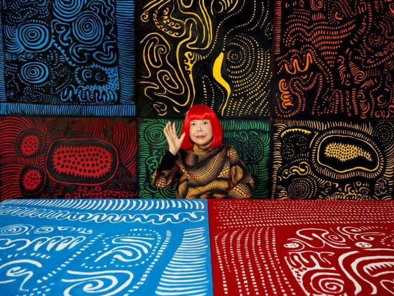 El mundo del arte contemporáneo llora este jueves la muerte de la japonesa Yayoi Kusama, una de sus artistas más relevantes del último siglo, que convirtió los lunares que la perseguían en sus alucinaciones en su marca personal y en uno de los máximos exponentes de la psicodelia.