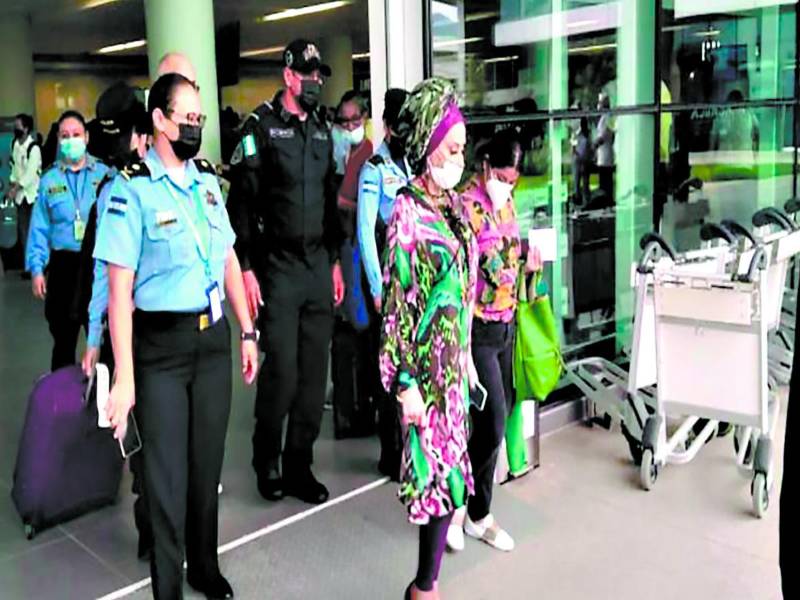 Piedad Córdoba mientras era requerida en Palmerola.