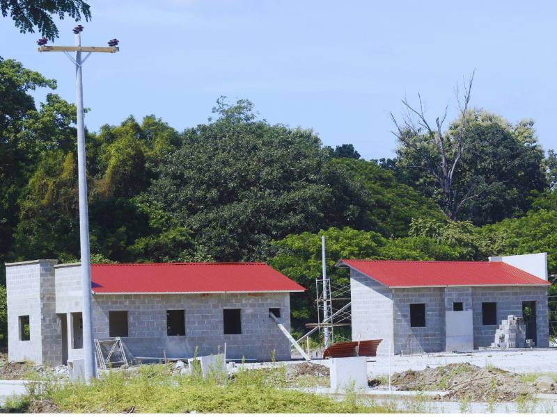 Los dos diferentes modelos de vivienda actualmente se encuentran en construcción.