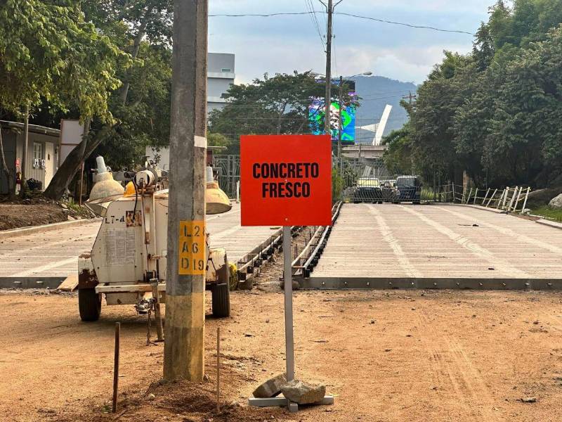 Las autoridades de la Unah -Cortés informan que del 9 al 15 de febrero de 2026 se aplicarán cambios temporales en el acceso vehicular al campus en San Pedro Sula, debido a la ejecución de obras de pavimentación en las calles internas.