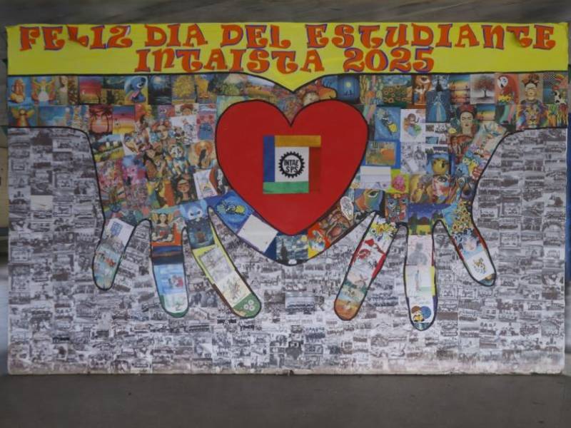 Este mural se exhibe actualmente en el colegio sampedrano; hecho para el Día del Estudiante celebrado en junio.