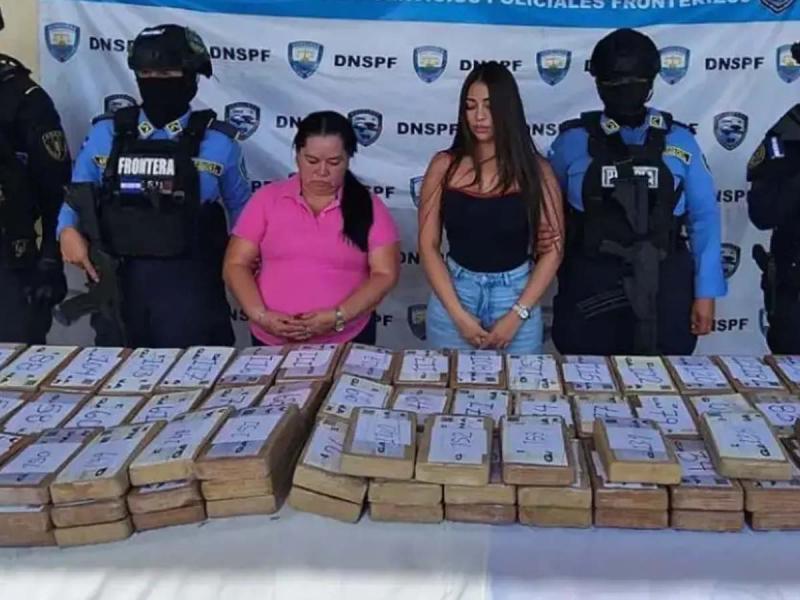 ¿Quién es Anyi Mejía? La joven capturada junto a su madre por presunta droga oculta en un carro en Choluteca