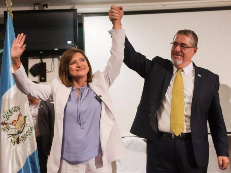 Tribunal Supremo Electoral suspendió la personalidad jurídica al partido Semilla del Presidente electo Bernardo Arévalo.