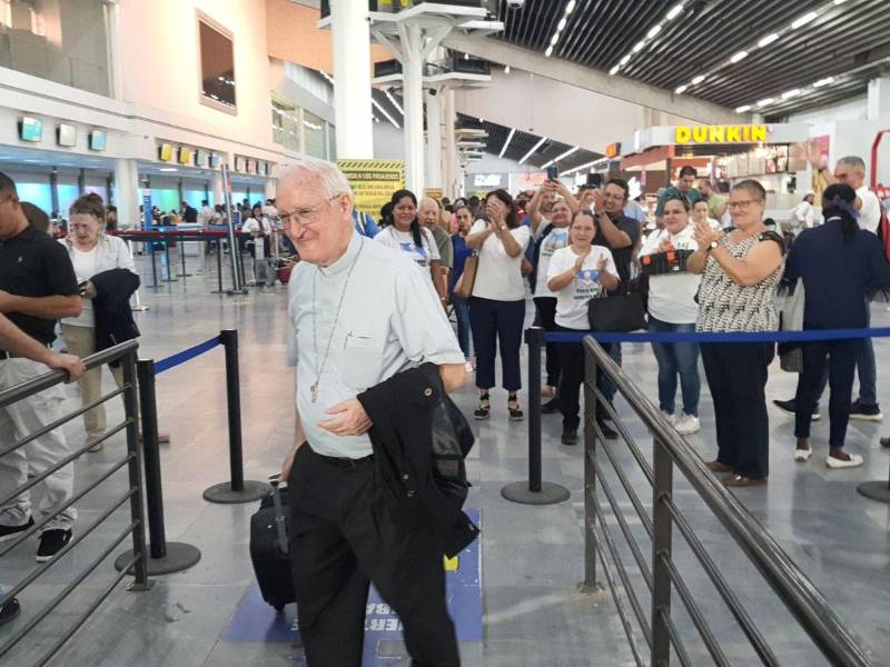 Monseñor se marchó de Honduras ovacionado y con la convicción de volver a vivir en la Felipe Zelaya de San Pedro Sula.