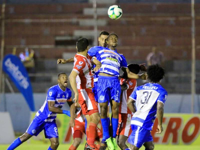 Victoria y Vida han tenido una primera vuelta sumamente irregular, ocupan el séptimo y octavo lugar.