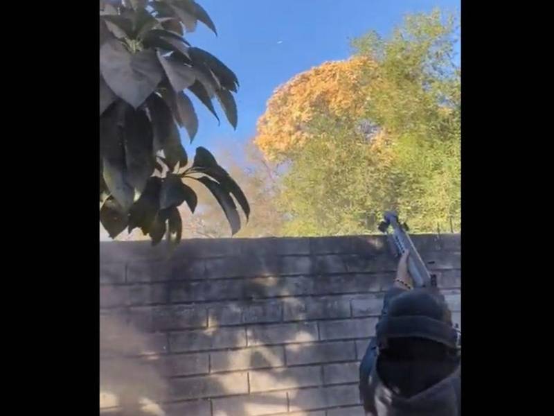 Un sicario intenta derribar el avión en que es trasladado Ovidio Guzmán.