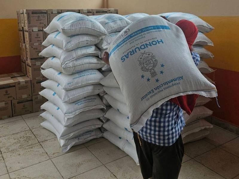 La merienda escolar beneficia a miles de niños y niñas de distintos niveles educativos en más de 200 centros educativos de la Capital Industrial.