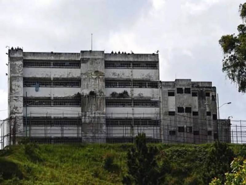 El partido Vente Venezuela (VV), liderado por la opositora María Corina Machado, informó este viernes que «funcionarios militares están disparando» a los considerados «presos políticos» en la cárcel militar conocida como Ramo Verde.