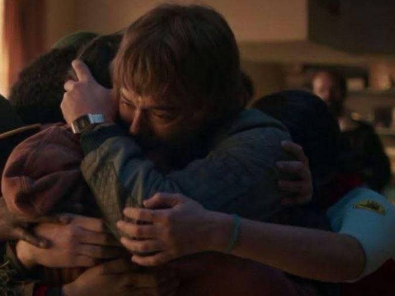 El volumen 2 de la quinta y última temporada de Stranger Things se estrenó en Netflix el 25 de diciembre con tres episodios decisivos que expanden la mitología de la serie y encaminan la historia hacia su desenlace definitivo, programado para la víspera de Año Nuevo.