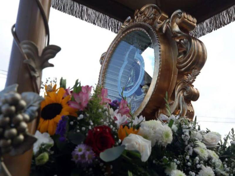 A cuatro días de la celebración del 279 aniversario del hallazgo de la Virgen de Suyapa, autoridades, cuerpos de socorro y voluntarios comenzaron a instalar carpas en los alrededores de la Basílica para recibir a miles de peregrinos que llegan para esta festividad católica.