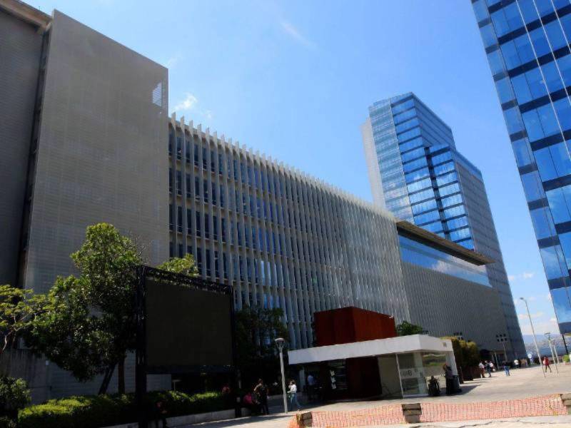 La edificación permanece en el olvido y sin prestar ningún beneficio para el Estado, pese a la inversión parcial de 11 millones de dólares.