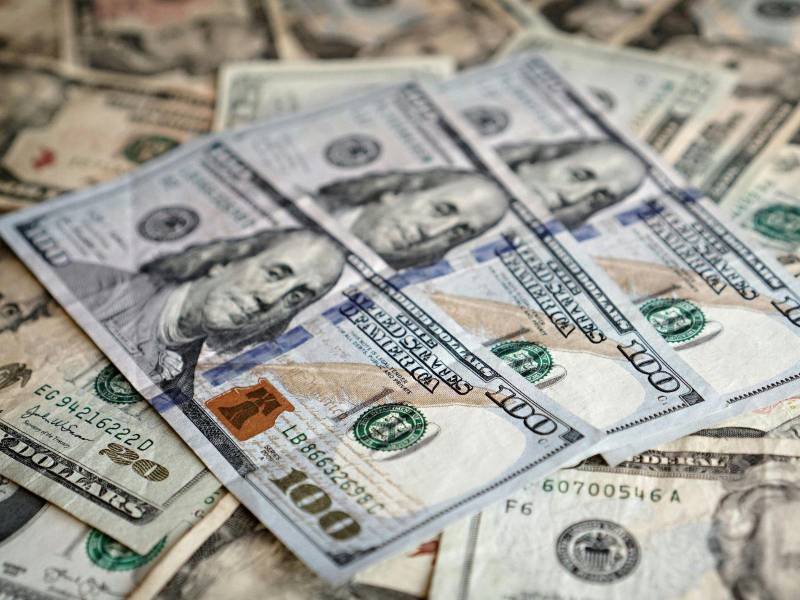 La subasta diaria de divisas, establecida por el BCH, busca equilibrar la oferta y la demanda de moneda extranjera en el país.