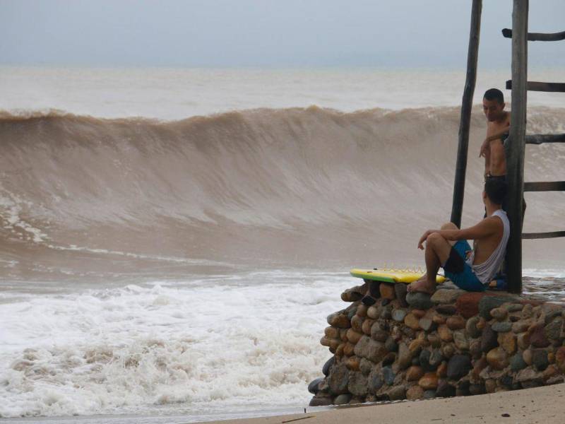 Vista general de la turbulencia marítima en el norte de México en una imagen de archivo.