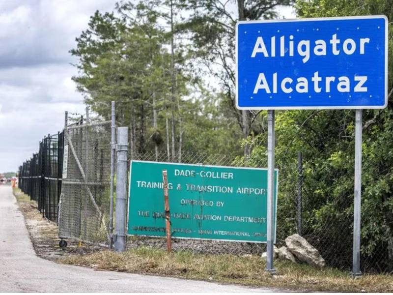 El Gobierno de Sheinbaum afirma que hay 14 migrantes mexicanos detenidos en Alligator Alcatraz.