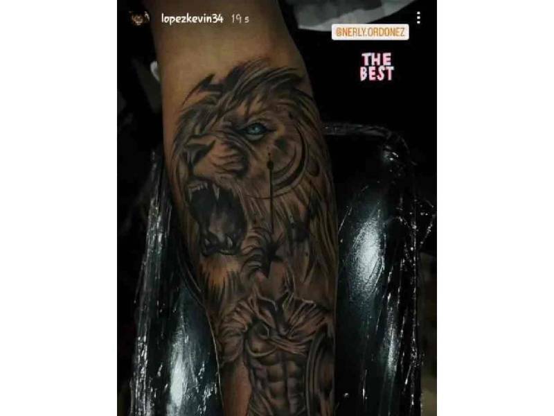 El tatuaje del León de Kevin López.