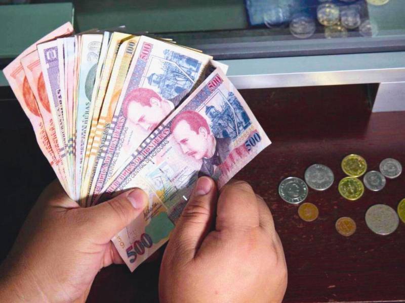 Por seguridad, los ahorrantes deben elegir bancos que estén supervisados por la CNBS, advierte la Ahiba.