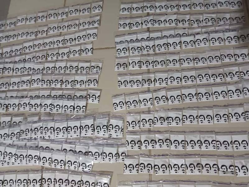 Parte de la droga decomisada por agentes de la Dirección Policial Antimaras y Pandillas contra el Crimen Organizado (DIPAMPCO).