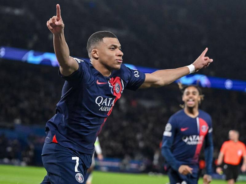 Kylian Mbappé celebrando su gol que significó el 1-0 del PSG ante la Real Sociedad.
