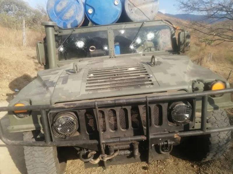 El cuerpo del capo quedó al interior de una camioneta en la que viajaba junto a sus hijos Isacc y Lide Hernández.