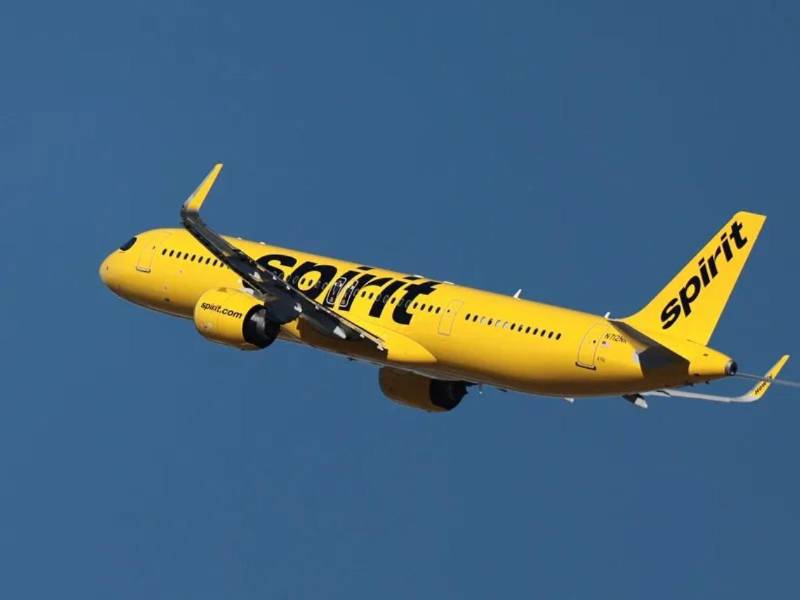 La aerolínea de bajo costo Spirit Airlines, con sede en Estados Unidos, comunicó el fin de sus operaciones tras no concretarse un paquete de rescate estatal por 500 millones de dólares, de acuerdo con información publicada por The Wall Street Journal (WSJ).