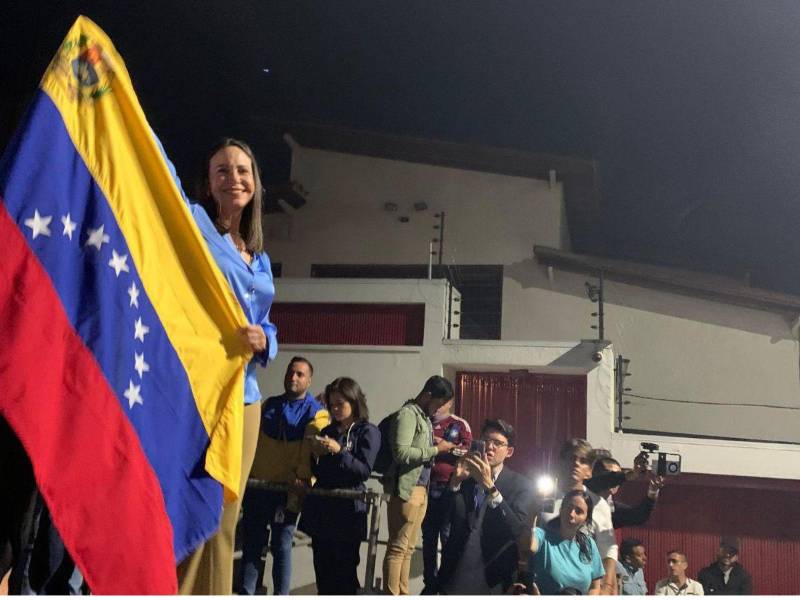 María Corina Machado quedó inhabilitada por 15 años para ejercer cargos políticos.