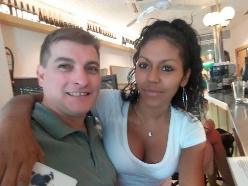 Heidi Paz, hondureña asesinada en España, y César Román, español condenado por el crimen.