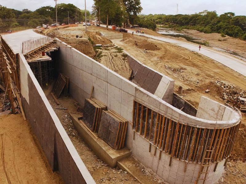 Esta es una obra más a cargo de SPS Siglo 21, mismas que buscan mejorar la movilidad y reducir la congestión vehicular en la ciudad.