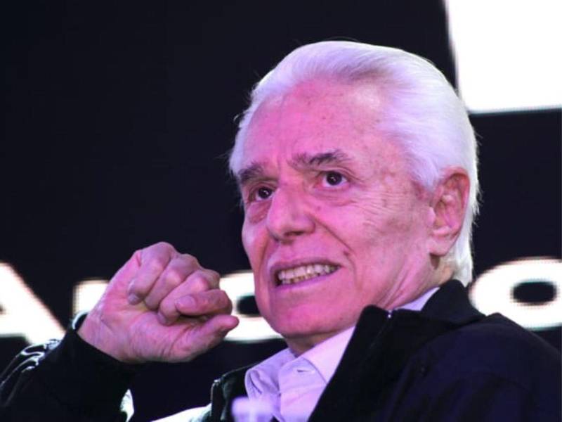 El cantante Enrique Guzmán.