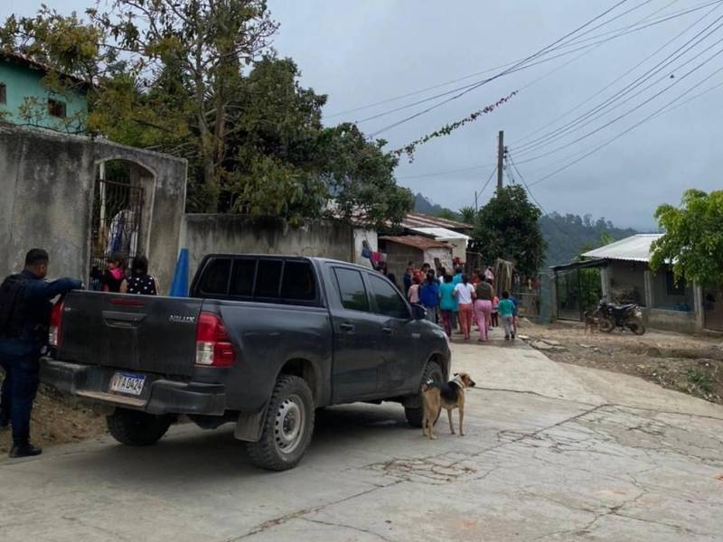 Hallan cuerpo de un bebé enterrado en un patio en Copán