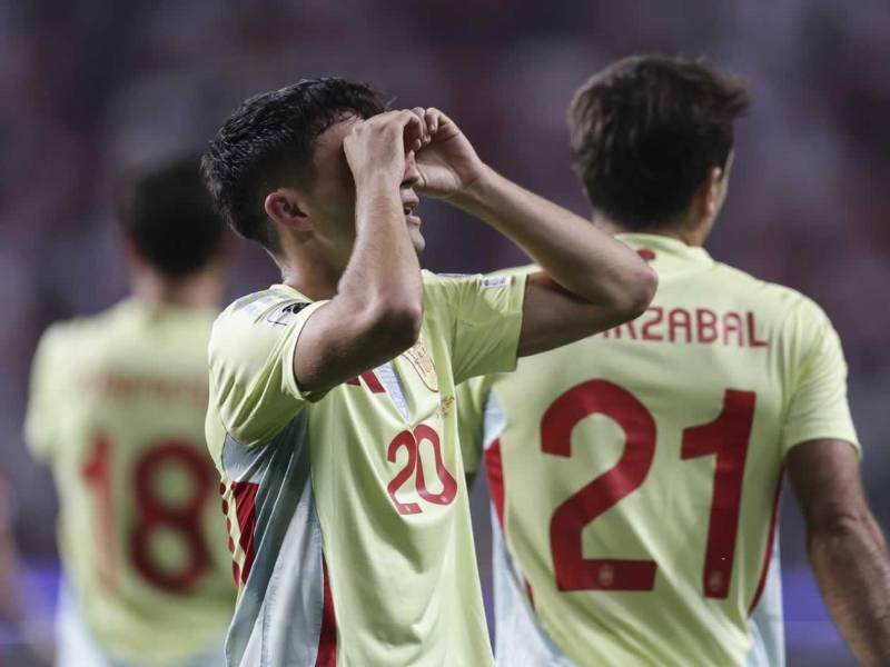 Pedri abrió el camino del triunfo y se despachó con un doblete ante Turquía.