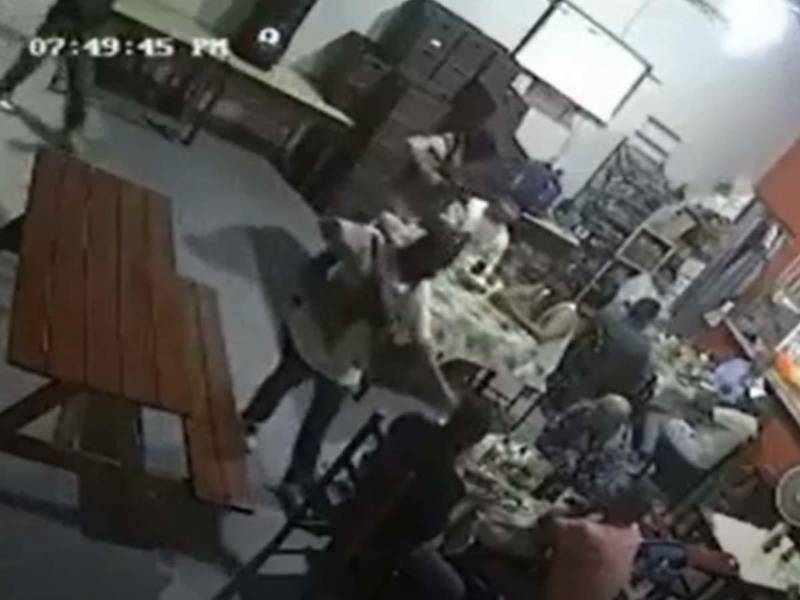Video muestra asalto de falsos agentes de Dipampco en negocio de Tegucigalpa