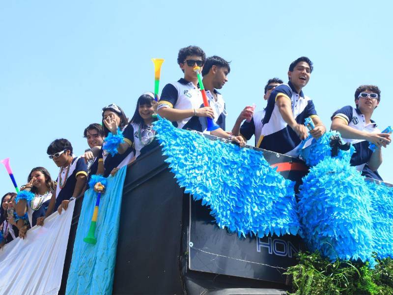 Los estudiantes de último año de la Western International School se convirtieron en protagonistas de una película inolvidable durante su tan anhelado evento Seniors entrance.