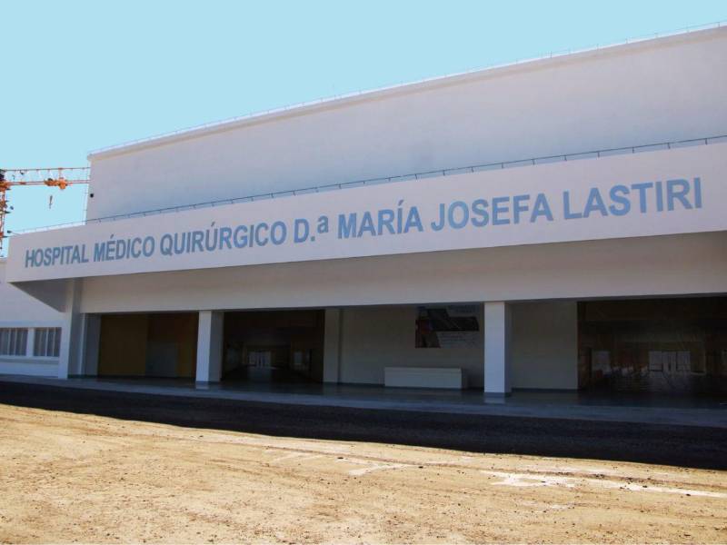 Autoridades hondureñas investigan el ingreso de unos 200 ciudadanos procedentes de China que habrían llegado como mano de obra para la construcción del Hospital del Sur, en Choluteca. La denuncia señala posibles irregularidades en sus procesos migratorios y la intención de algunos de permanecer en el país como inversionistas. (Foto de Salud: fachada)