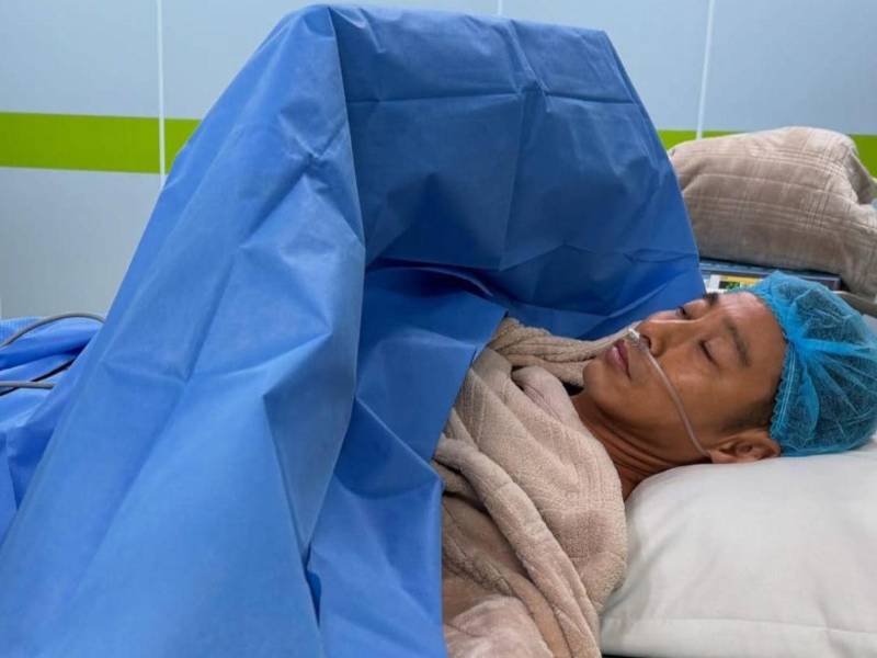 El influencer y filántropo japonés Shin Fujiyama recién fue operado de su rodilla hoy miércoles 3 de diciembre, luego de sufrir durante mucho tiempo de fuertes dolores en su articulación.