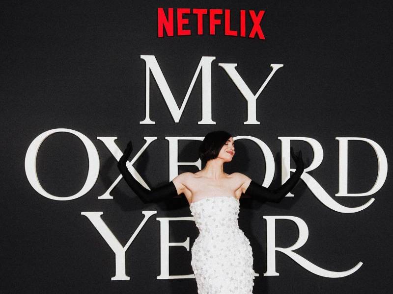 Sofía Carson en el estreno de My Oxford Year, que ya está en Netflix.