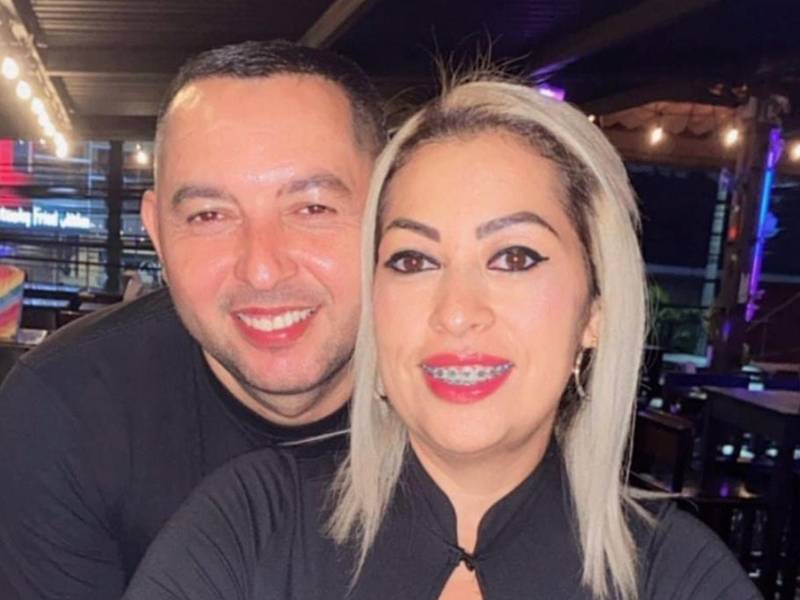 José Leonel Sarmiento y Dolores Eloína García Mejía en una foto de sus redes sociales.
