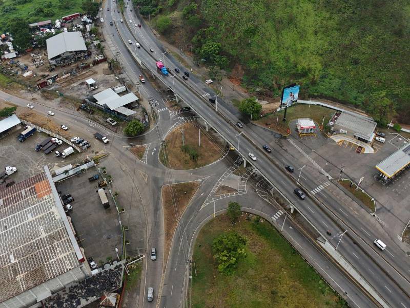 Conductores denuncian falta de socialización y señalización insuficiente, mientras las autoridades municipales evalúan realizar ajustes.
