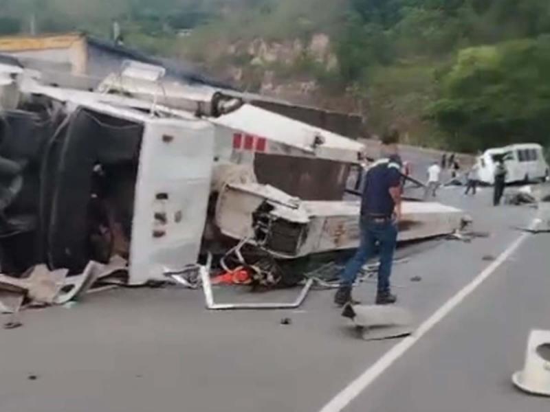 Exceso de velocidad e imprudencia: solicitan detención judicial contra conductor de grúa por tragedia en la CA-5
