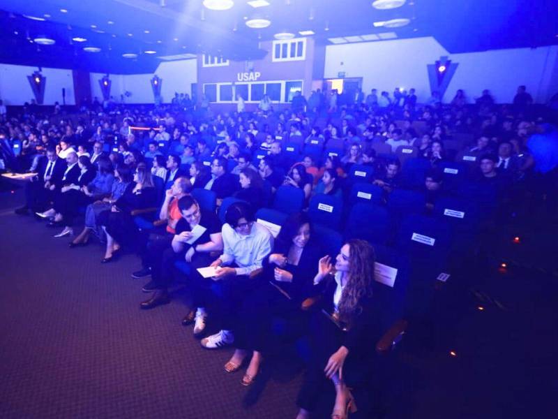 La Universidad de San Pedro Sula consolida su papel como referente en la creación de espacios de encuentro que impulsan una cultura cívica libre, plural y participativa con la conclusión de la quinta edición de DE FRENTE.