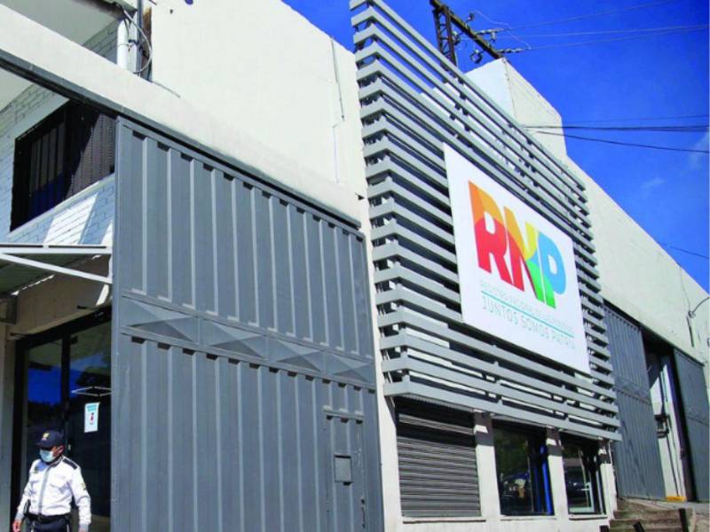 La persona interesada debe presentarse al Registro Nacional de las Personas.