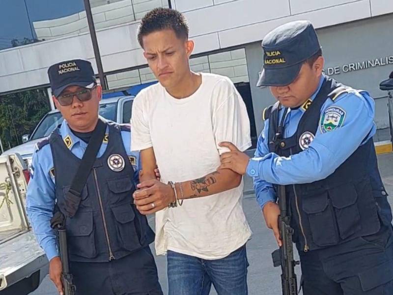 Steven Noé Arias Castellanos (21 años) está acusado de participar en una masacre en Las Vegas, Santa Bárbara.